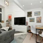 Peterfy With Inside Terrace Near The Keleti Railway Station Apartment *