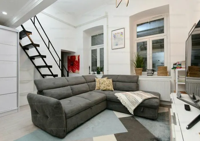 Peterfy With Inside Terrace Near The Keleti Railway Station
