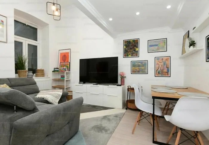 Peterfy With Inside Terrace Near The Keleti Railway Station Appartement *