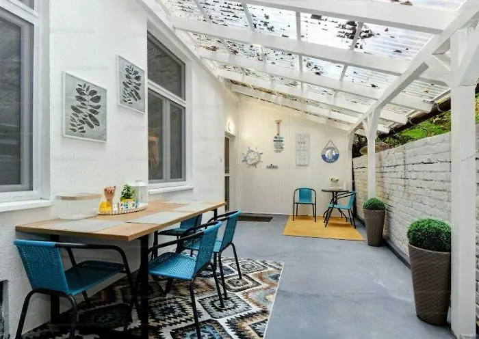 Peterfy With Inside Terrace Near The Keleti Railway Station *